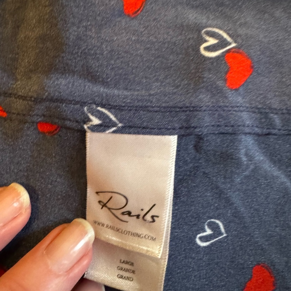 Rails Navy SILK Blouse with Red and White Heart Motif - Picture 5 of 7